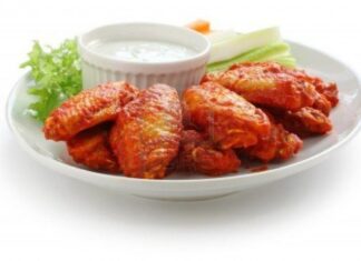 Alitas de pollo con queso azul