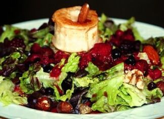 Ensalada de Frutos Rojos con Vino