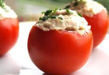Tomate rellenos de atún