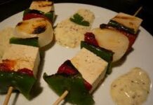 Brochetas de tofú