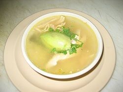 Consomé de pollo