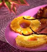 Piña a la plancha con salsa de vainilla