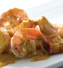 Camarones en salsa de almendra y azafrán