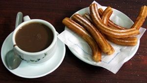 Churros con chocolate caliente