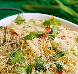 Ensalada de fideos de arroz