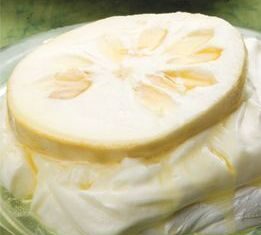 Torta de merengue y chirimoya alegre