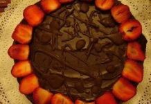 Torta de panqueque de chocolate
