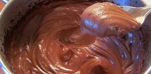 La crema de chocolate es un postre que puedes hacer en cualquier momento del día